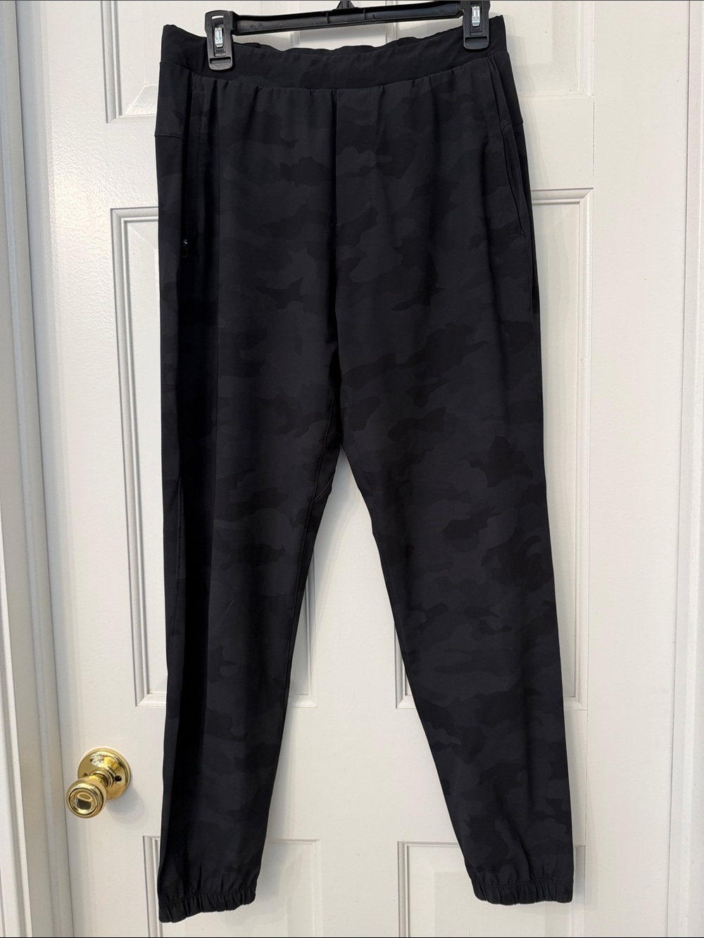 lululemon athletica Men's Black Camo Joggers